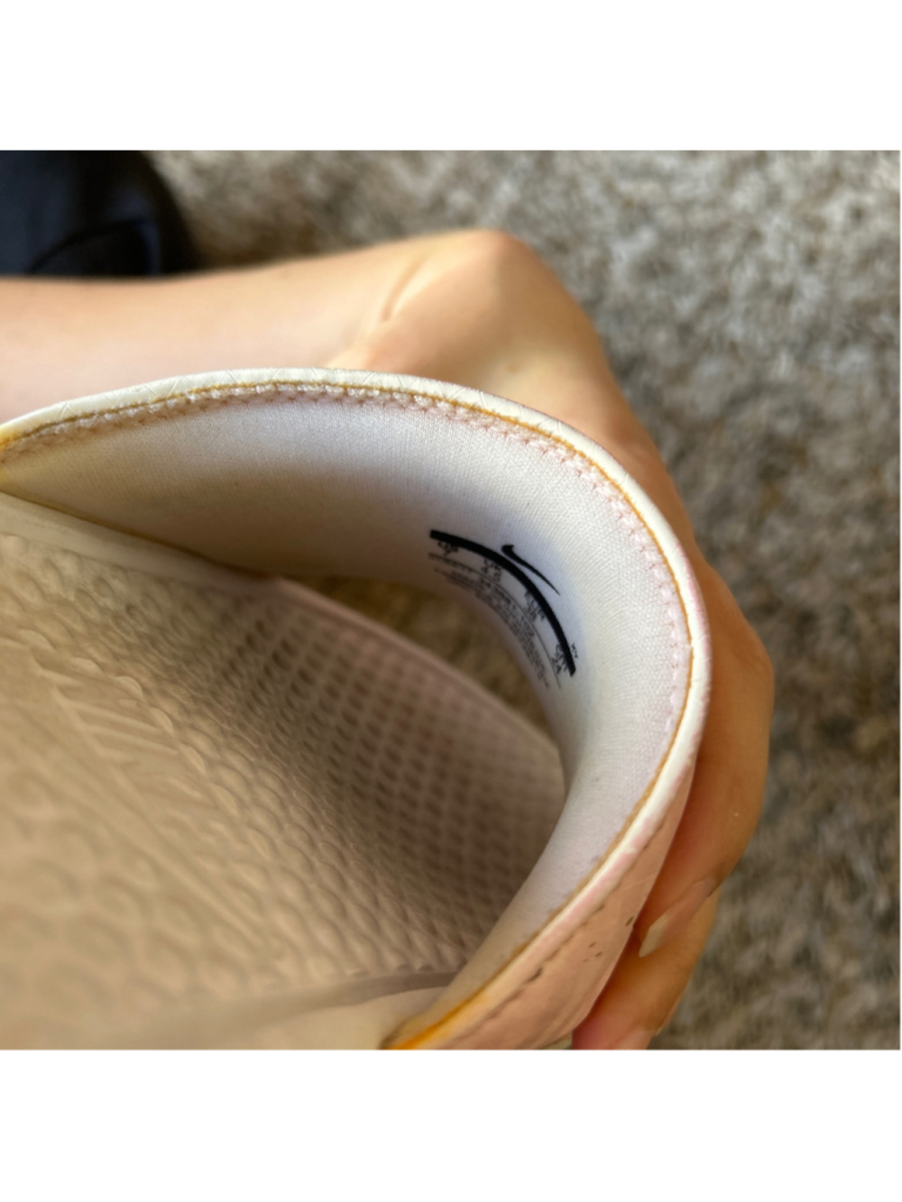 Women’s Nike White, Pink and Gold Slides - Size 7 - Picture 4 of 6